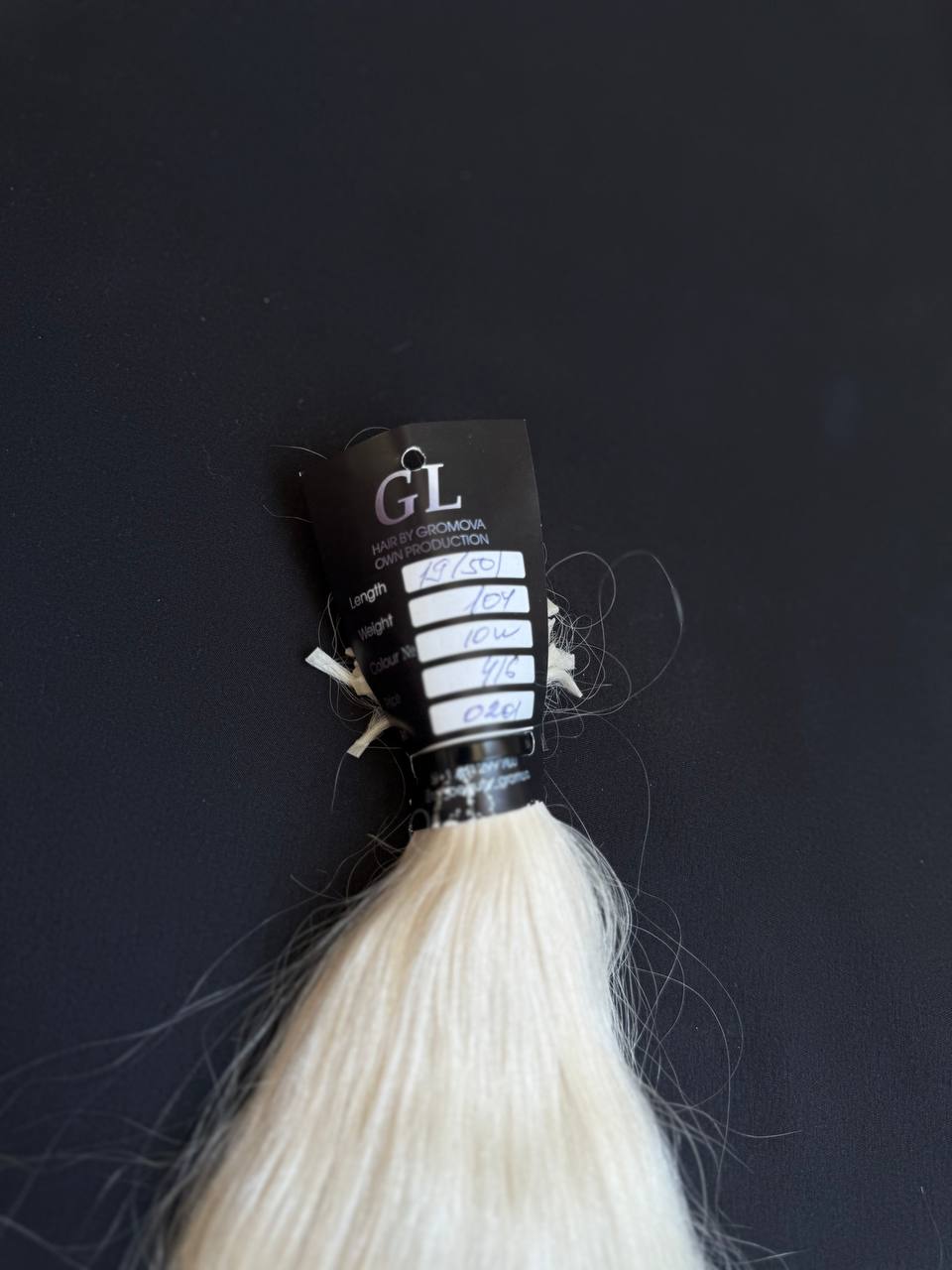 Blonde hair | Length 19 inch | 50 cm  | 104 gram